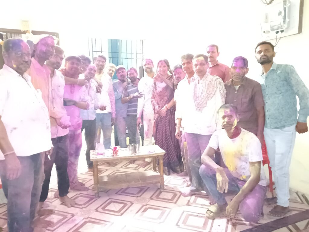 ग्रामीणों संग हर्षाेल्लास से मनाई होली 1 IMG 20250315 WA0004