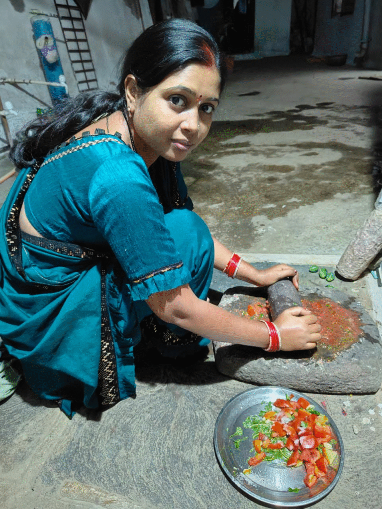 भाटा का भरता और टमाटर की चटनी 2 image 2