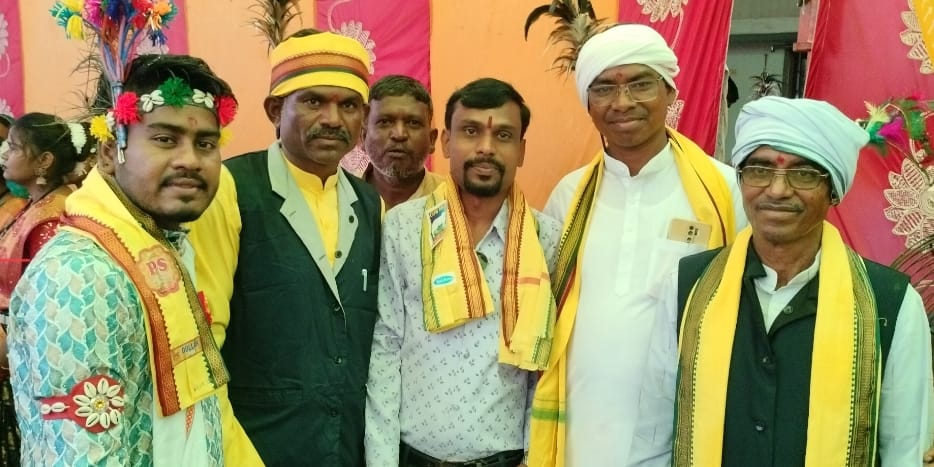 विश्व आदिवासी दिवस: सतरंगी ध्वज और जोहार के नारों से गूंजा बोड़ेगांव 4 1000952747